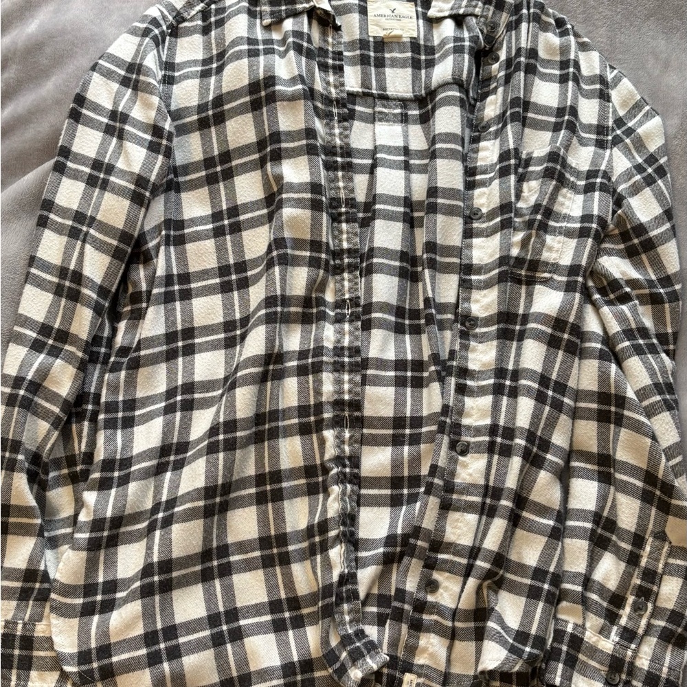 American Eagle Outfitters Black and White flannel Shirt